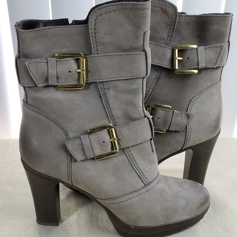 SOLD Bagatt distressed leather booties